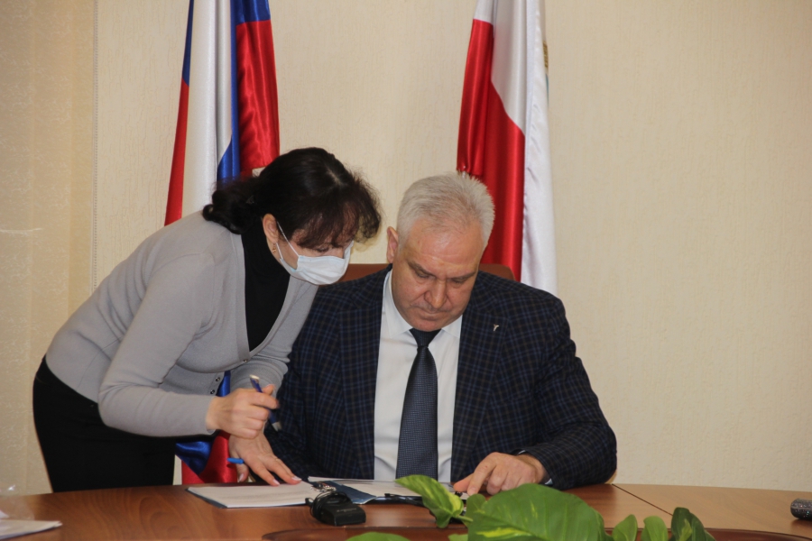 Саратовская облдума рассмотрит вопрос досрочного прекращения депутатских полномочий Бондаренко