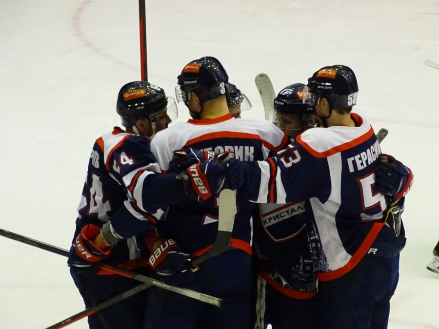 «Кристалл» отыграл три шайбы у конкурента и выиграл в овертайме