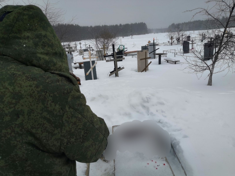 В Балашовском районе сторож кладбища обнаружил труп мужчины