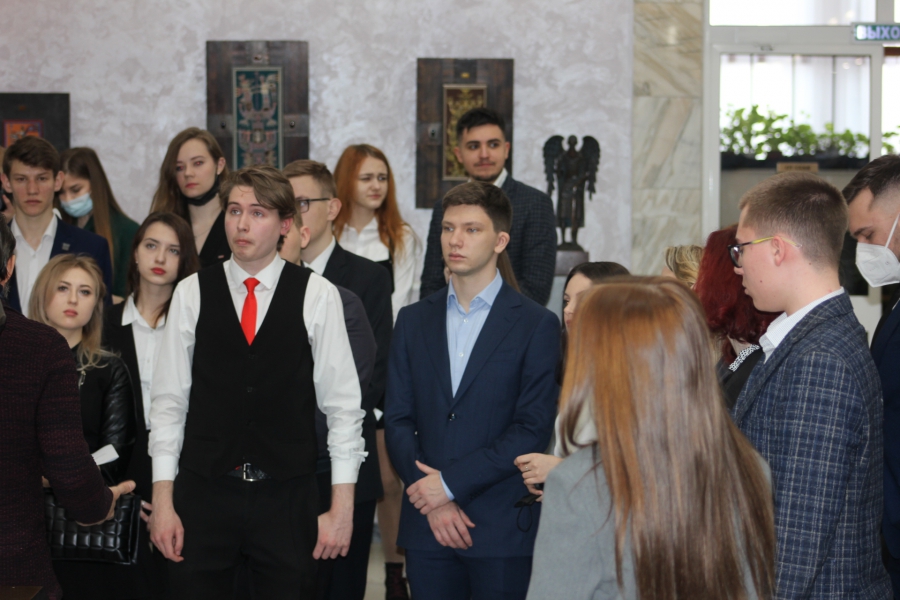 Руководство саратовской облдумы - молодым парламентариям: «Главное - не потерять голову»