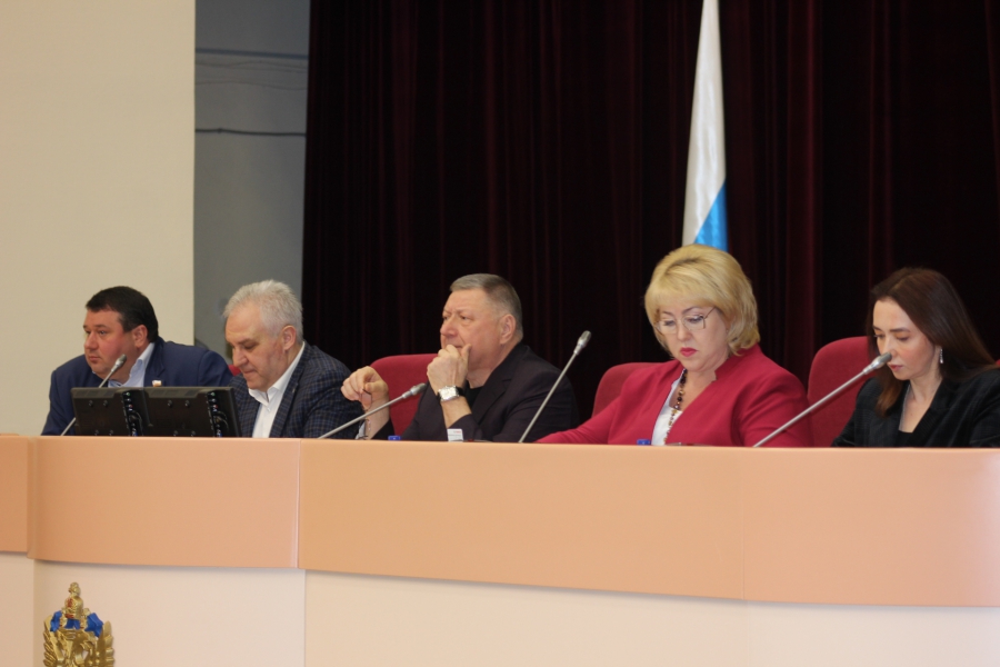 Руководство саратовской облдумы - молодым парламентариям: «Главное - не потерять голову»