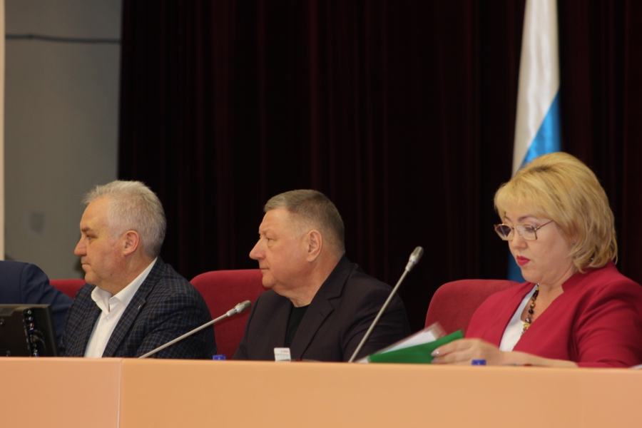 Руководство саратовской облдумы - молодым парламентариям: «Главное - не потерять голову»