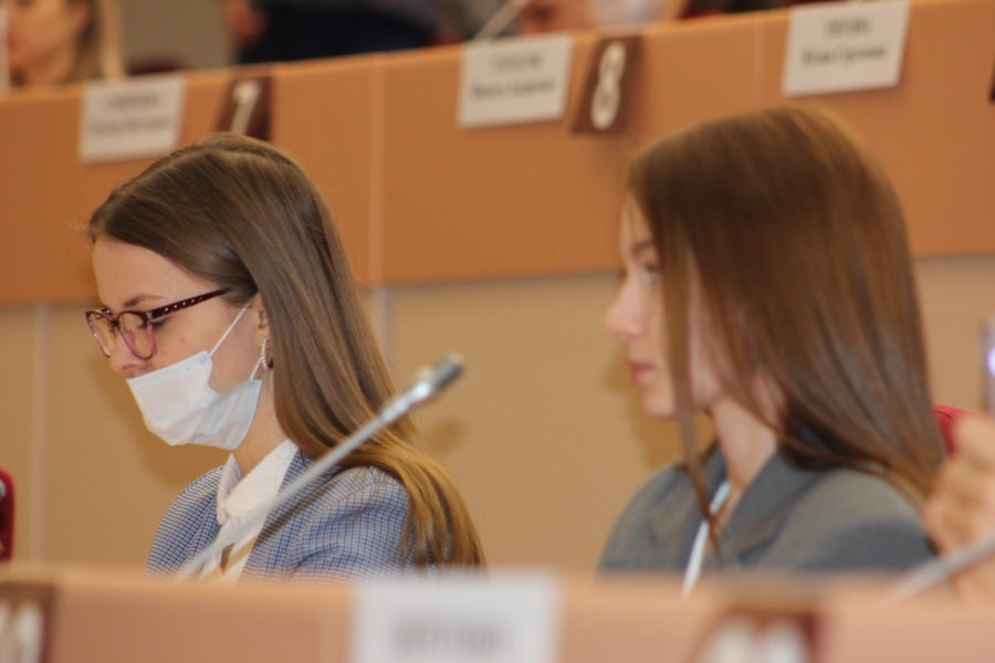 Руководство саратовской облдумы - молодым парламентариям: «Главное - не потерять голову»
