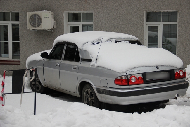 Саратовцы переживают последствия весеннего снегопада