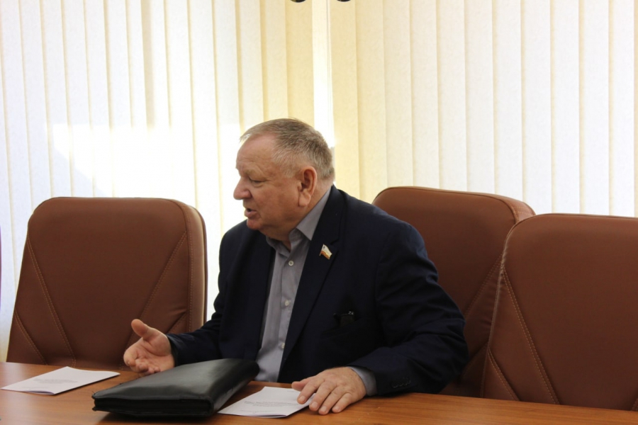 Саратовских депутатов возмутило удорожание стройматериалов для ремонта дорог