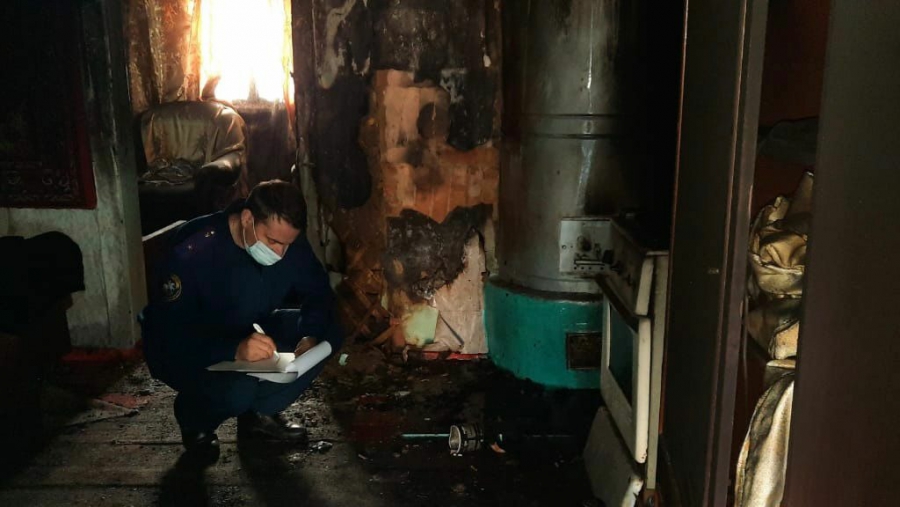 Под Красноармейском мужчина нашел мертвого знакомого в тлеющем доме