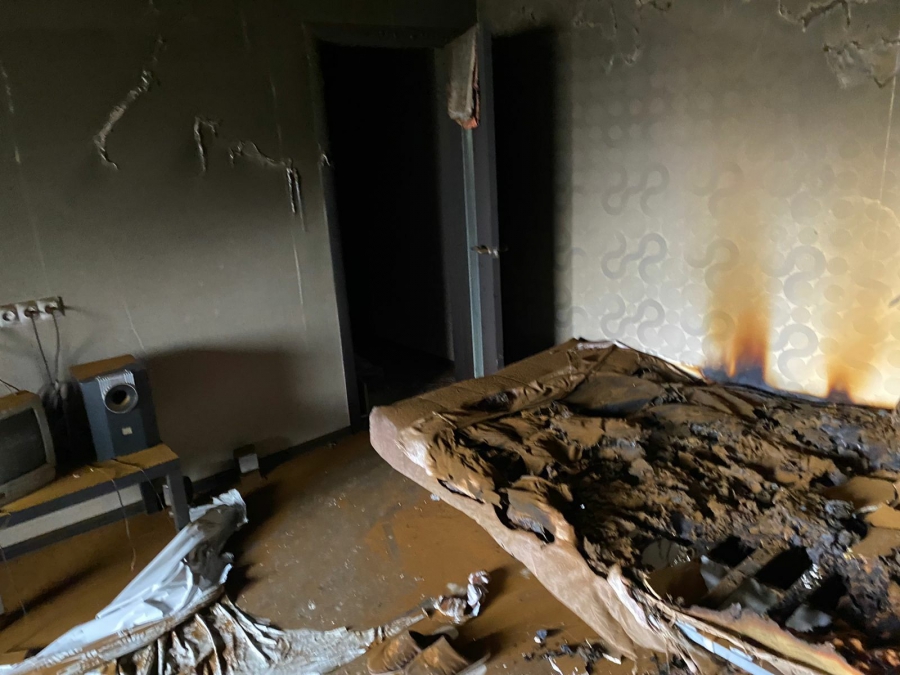В Энгельсе гость обнаружил друга-курильщика мертвым после пожара