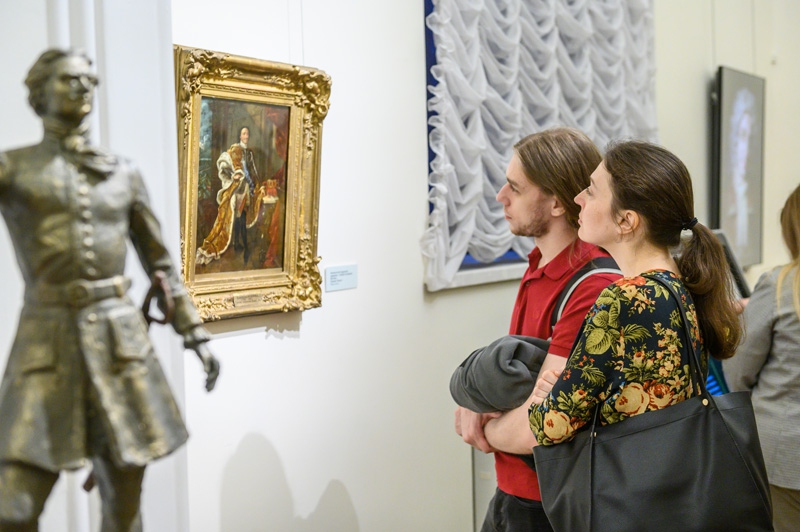 ООО «Газпром трансгаз Саратов» – соорганизатор выставки к юбилею Петра Великого