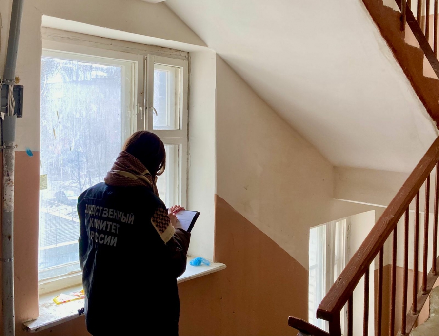 Саратовца задержали за изнасилование 16-летней девушки в подъезде