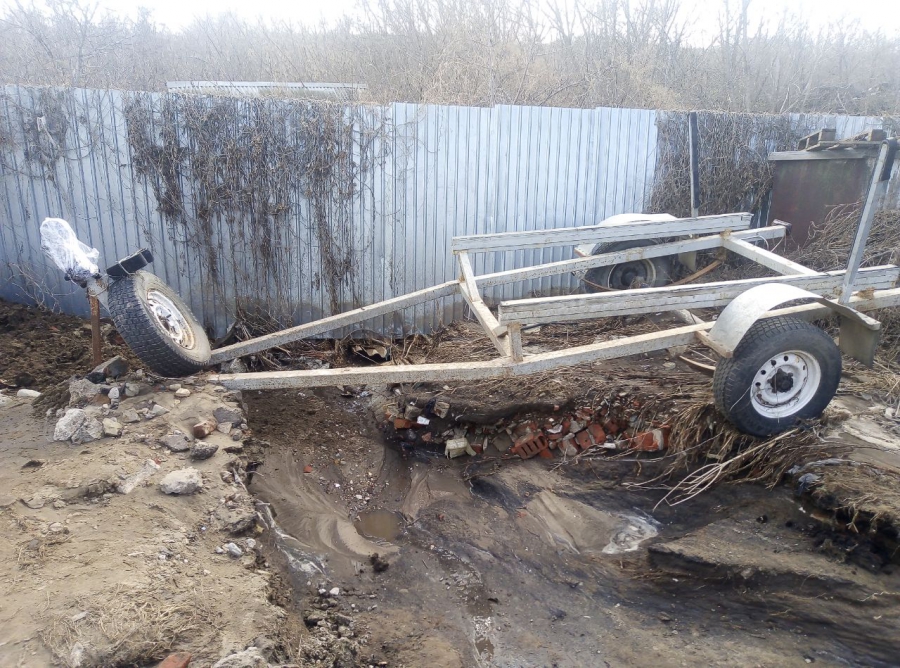 В Саратове потоки горячей воды разрушили улицу, пострадали люди и дома