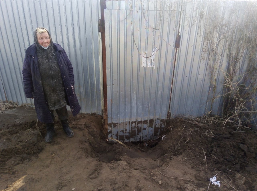 В Саратове потоки горячей воды разрушили улицу, пострадали люди и дома