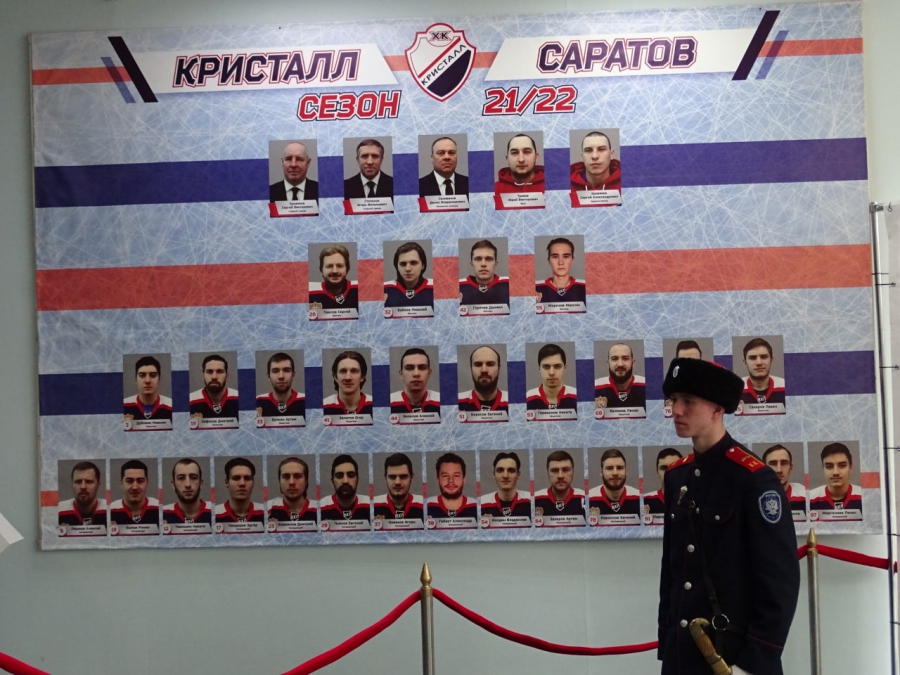 «Кристалл» впервые уступил лидерство в финале Первенства ВХЛ