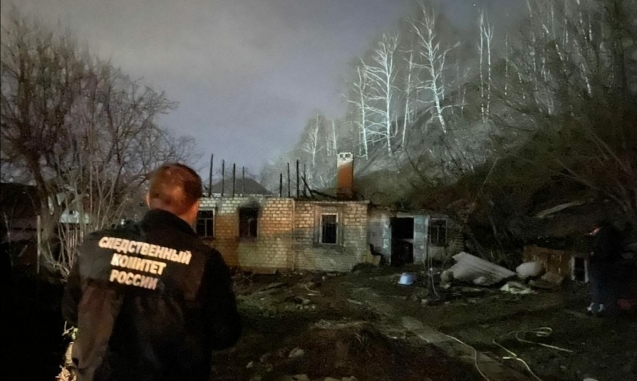 В Заводском районе в сгоревшем доме обнаружили труп мужчины