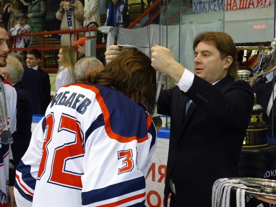 «Кристалл» получил серебряные медали от легенд отечественного хоккея