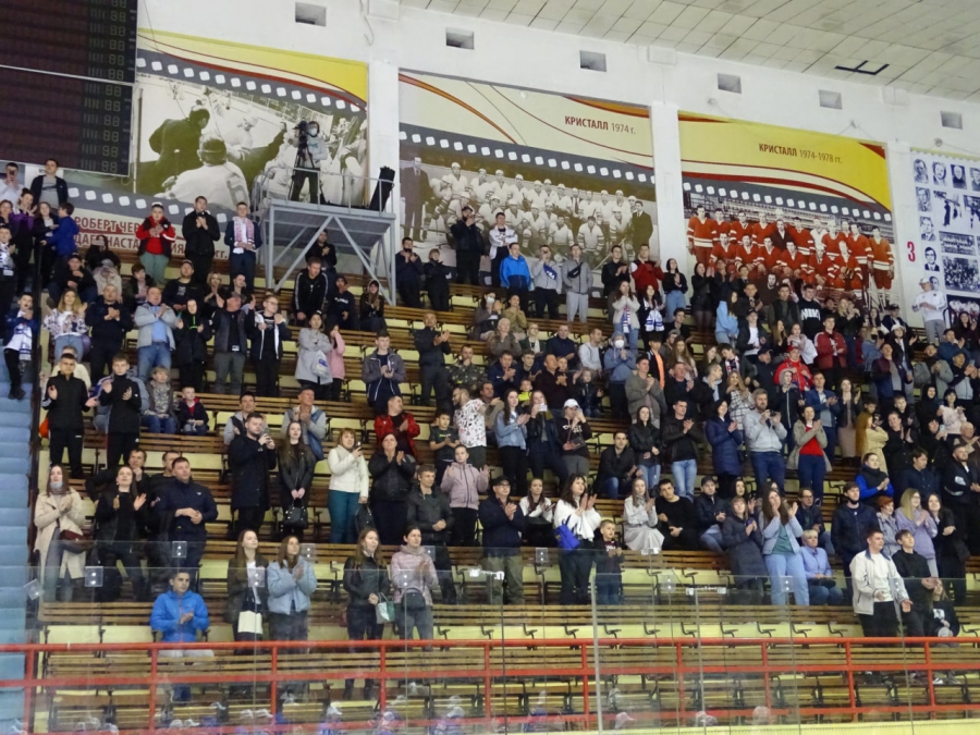 «Кристалл» получил серебряные медали от легенд отечественного хоккея