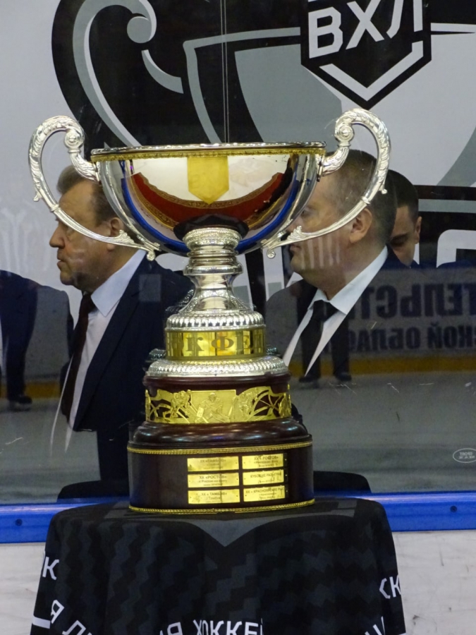 «Кристалл» получил серебряные медали от легенд отечественного хоккея