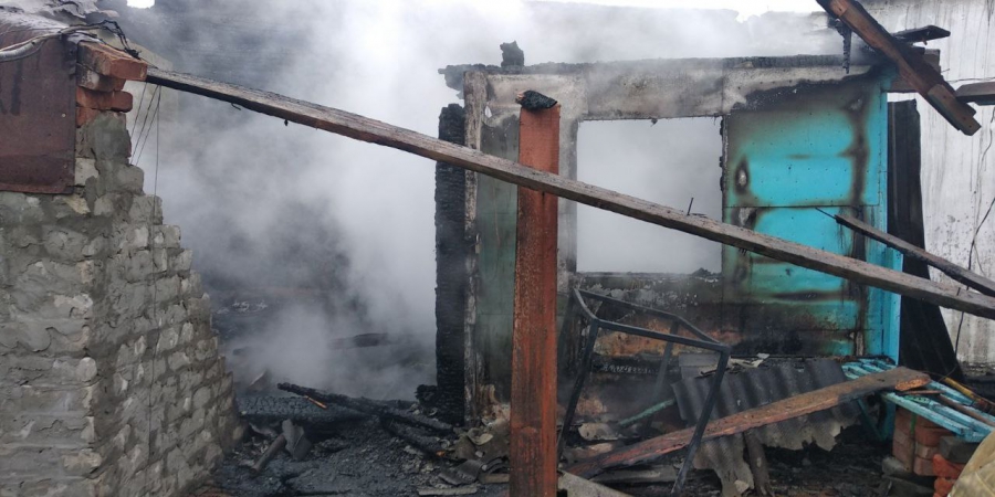 В Синодском три пожарных расчета тушили частный дом