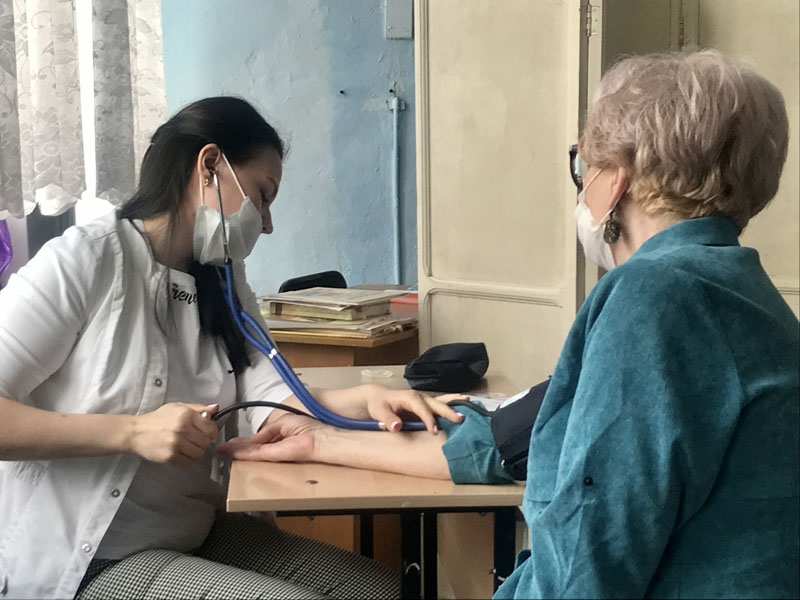 Здоровое будущее: педагоги дополнительного образования прошли медосмотр на рабочем месте