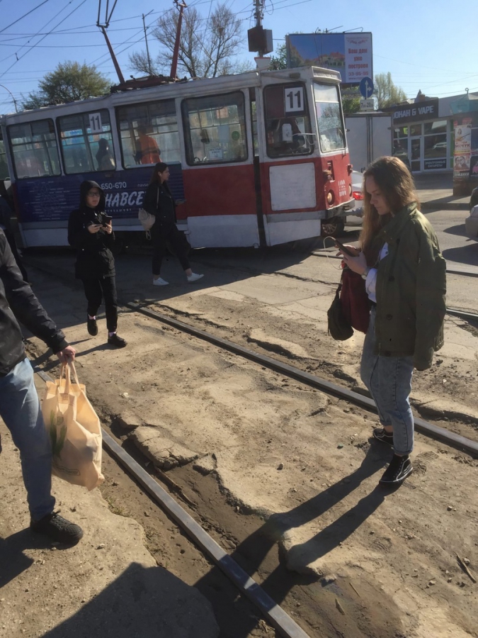 На СХИ сошел с рельсов трамвай маршрута №11