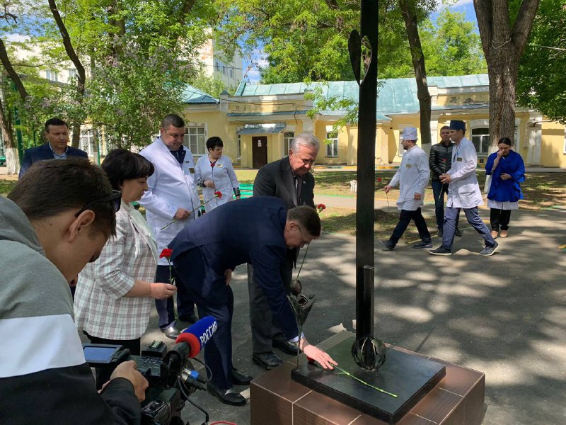 Лидер профсоюза медиков высоко оценил взаимодействие первой городской больницы Саратова с общественностью и профсоюзом