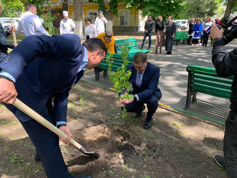 Лидер профсоюза медиков высоко оценил взаимодействие первой городской больницы Саратова с общественностью и профсоюзом