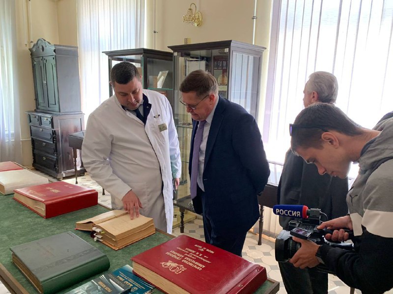 Лидер профсоюза медиков высоко оценил взаимодействие первой городской больницы Саратова с общественностью и профсоюзом