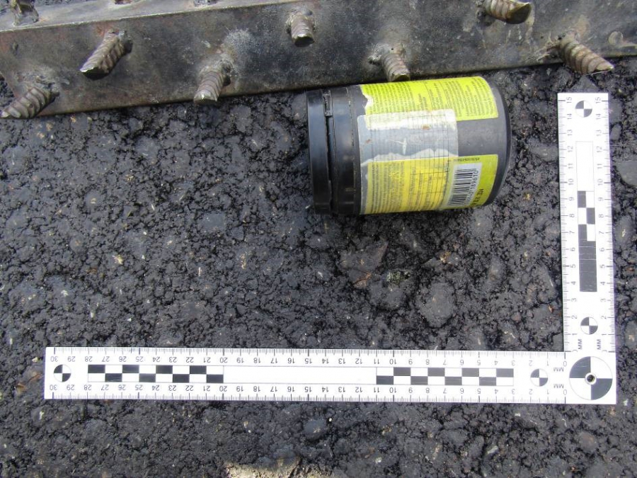 На Славянской площади полицейские поймали женщину с марихуаной в банке