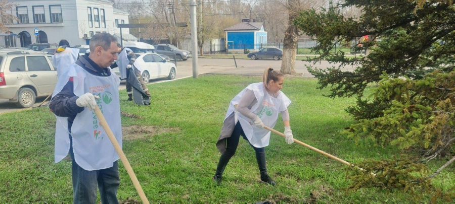 Саратовский НПЗ принял участие в экоакции «Зеленая весна»