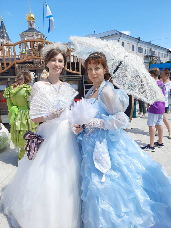 В Саратове свыше 2000 студентов и педагогов поучаствовали в празднике в честь Петра I