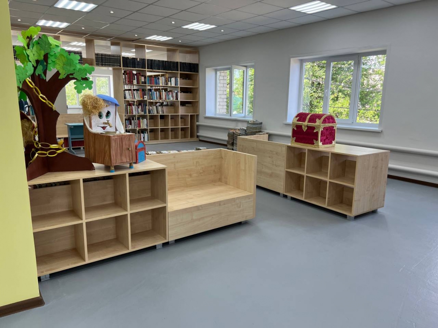 Под Саратовом детскую библиотеку решили оформить в «зловещем» стиле