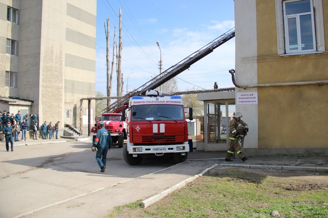 Во 2-й городской больнице проходят пожарно-тактические учения
