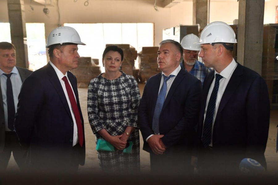 Полпред Комаров о кадрах в будущем онкоцентре Саратова: Нужна отдельная программа