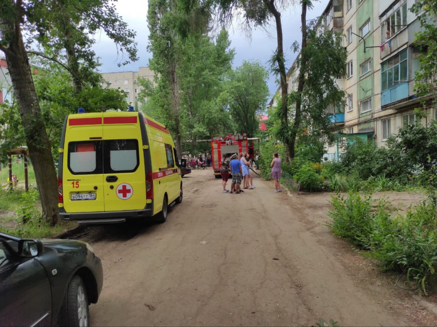 В Энгельсе при тушении пожара в 5-этажке нашли два трупа