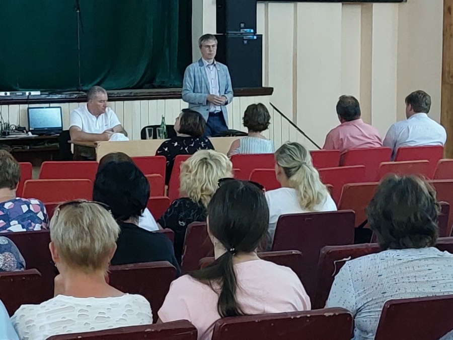 Депутат Рогожин обещал разобраться с плохим содержанием водопровода в Алексеевке