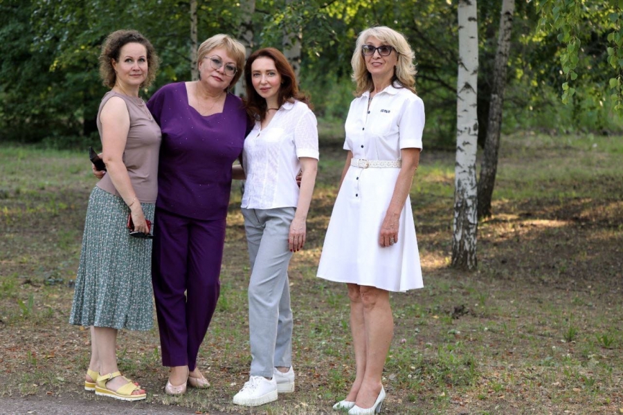 Юлия Литневская подарила спортивный снаряд детскому оздоровительному лагерю