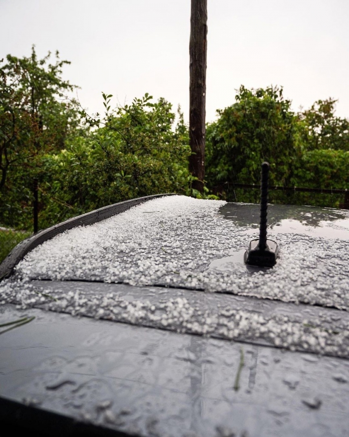 В Саратовской области град побил урожай дачников