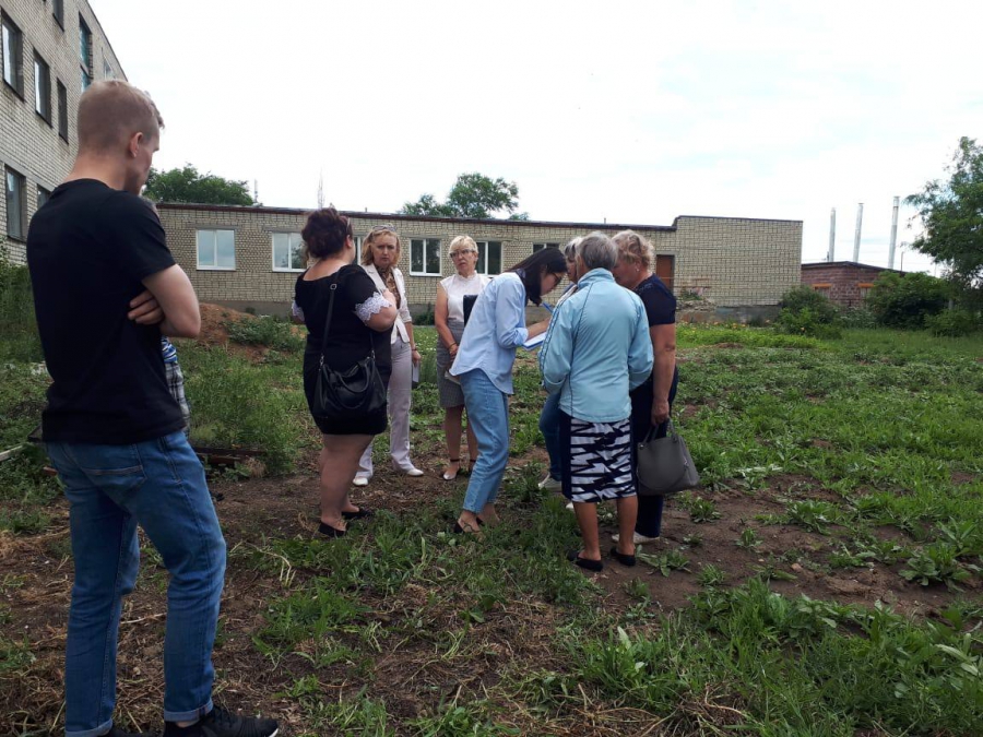 Омбудсменам пожаловались на разрушающуюся школу в Мунино и снос домов без документов