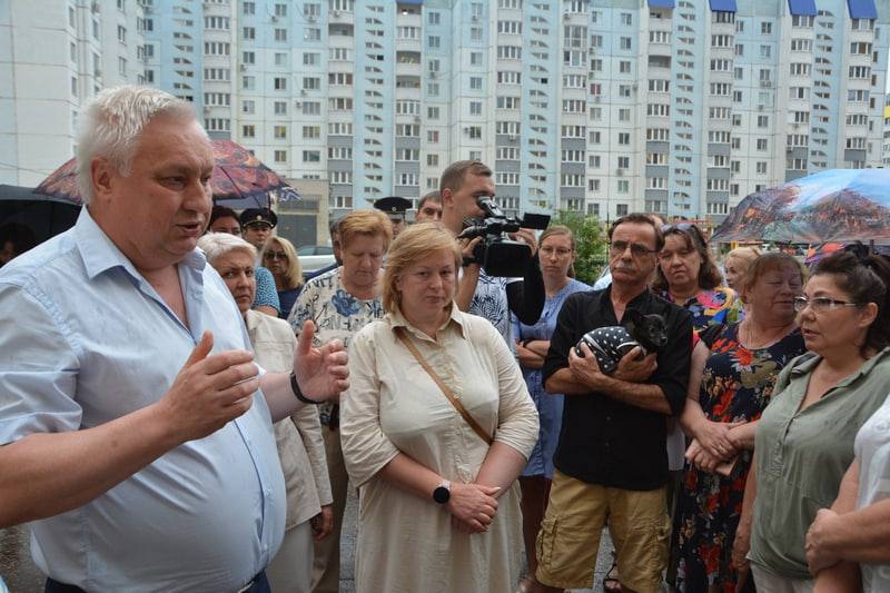 Дмитрий Плеханов обсудил проблемы с жителями Шуровой горы