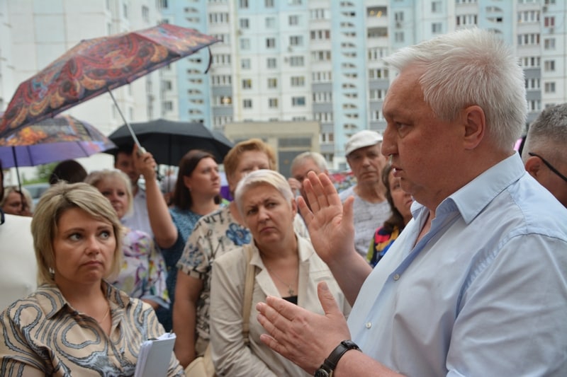 Дмитрий Плеханов обсудил проблемы с жителями Шуровой горы