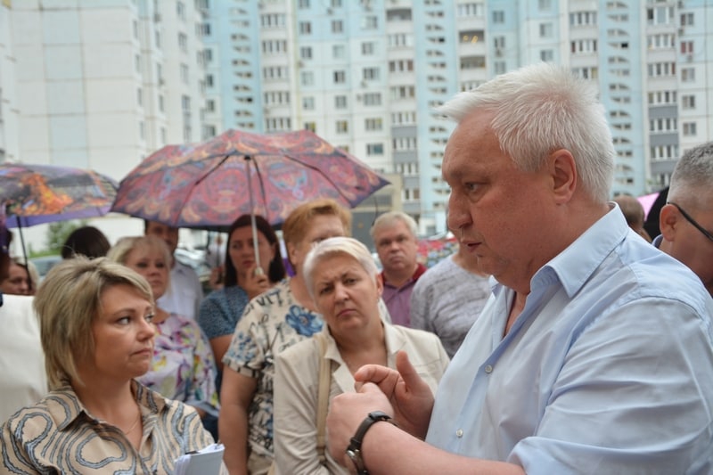 Дмитрий Плеханов обсудил проблемы с жителями Шуровой горы