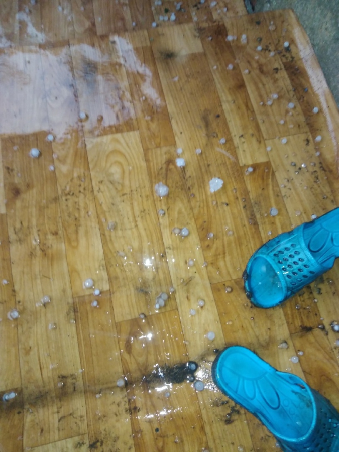 Ртищево и Балашов завалило градом размером с черешню