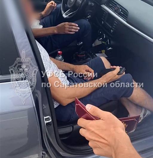 В Саратове сотрудники ФСБ задержали предпринимателя при передаче взятки