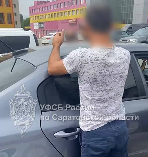 В Саратове сотрудники ФСБ задержали предпринимателя при передаче взятки