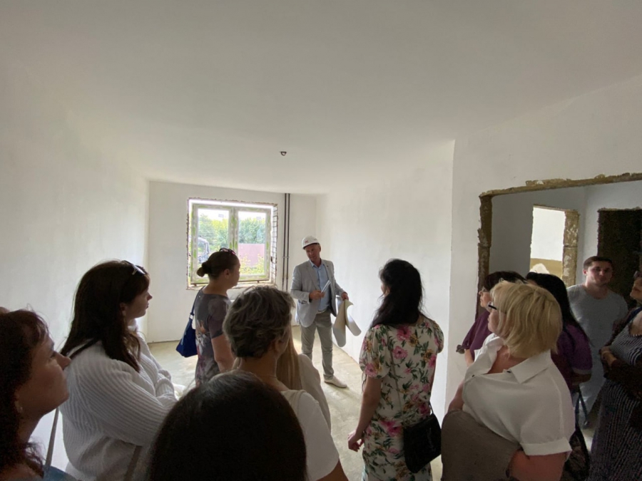 В Саратове сотрудникам инфекционного центра показали служебное жилье