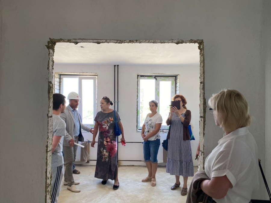 В Саратове сотрудникам инфекционного центра показали служебное жилье