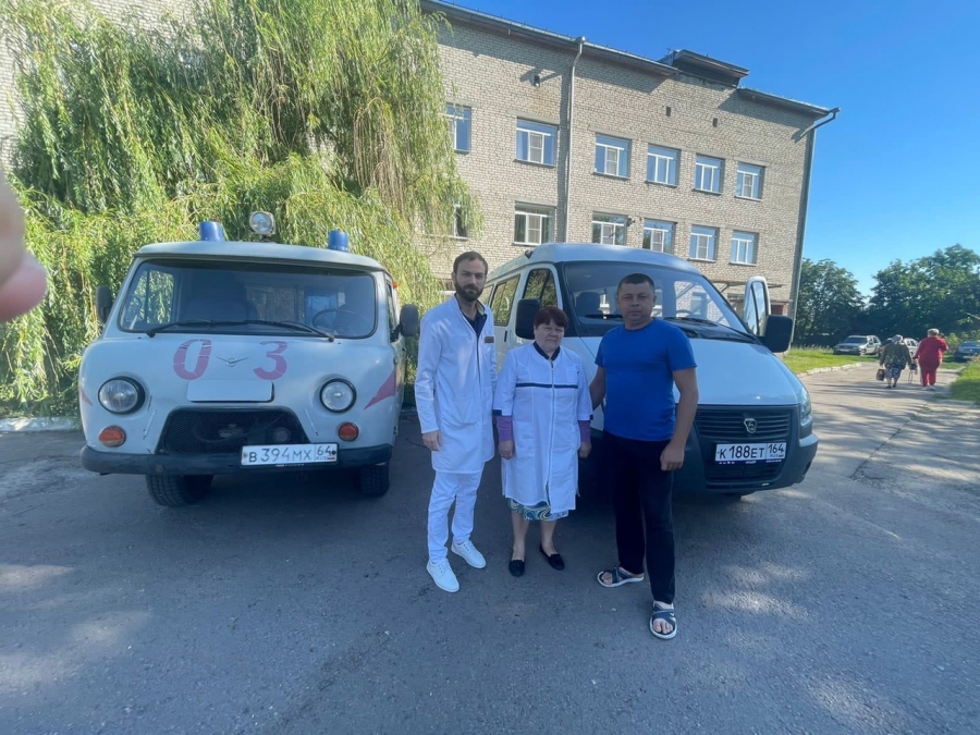 В Турковском районе больница получила новый автомобиль с повышенной проходимостью