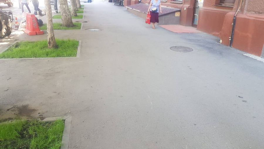 В центре Саратова парень на электросамокате сбил 17-летнюю прохожую