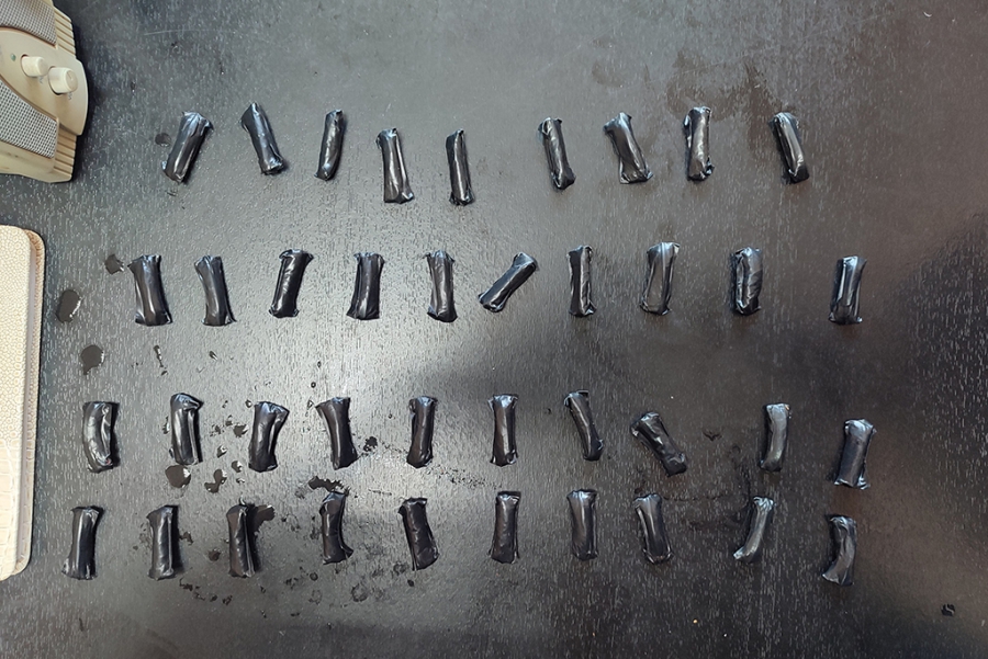 В Энгельсе задержали с поличным закладчика синтетических наркотиков