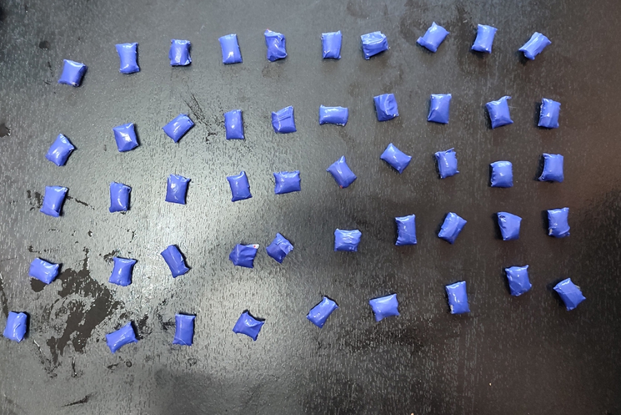 В Энгельсе задержали с поличным закладчика синтетических наркотиков