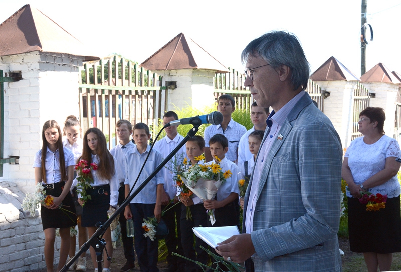 В Вязовке открыли мемориальную доску герою СВО на Украине